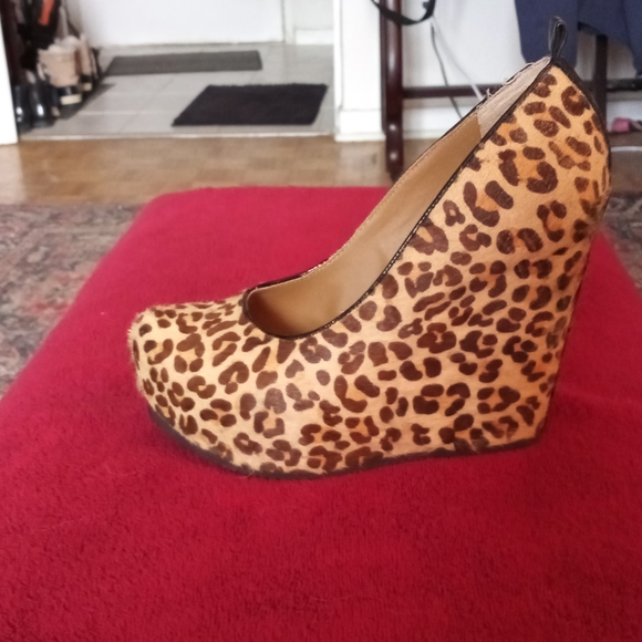 Aldo leopard pony fur platform pumps, size 7.5. - Picture 2 of 3